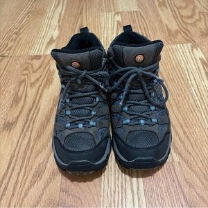 Woman’s  Merrell Moab 2 vibram Gray and blue Athletic Hiking Boots